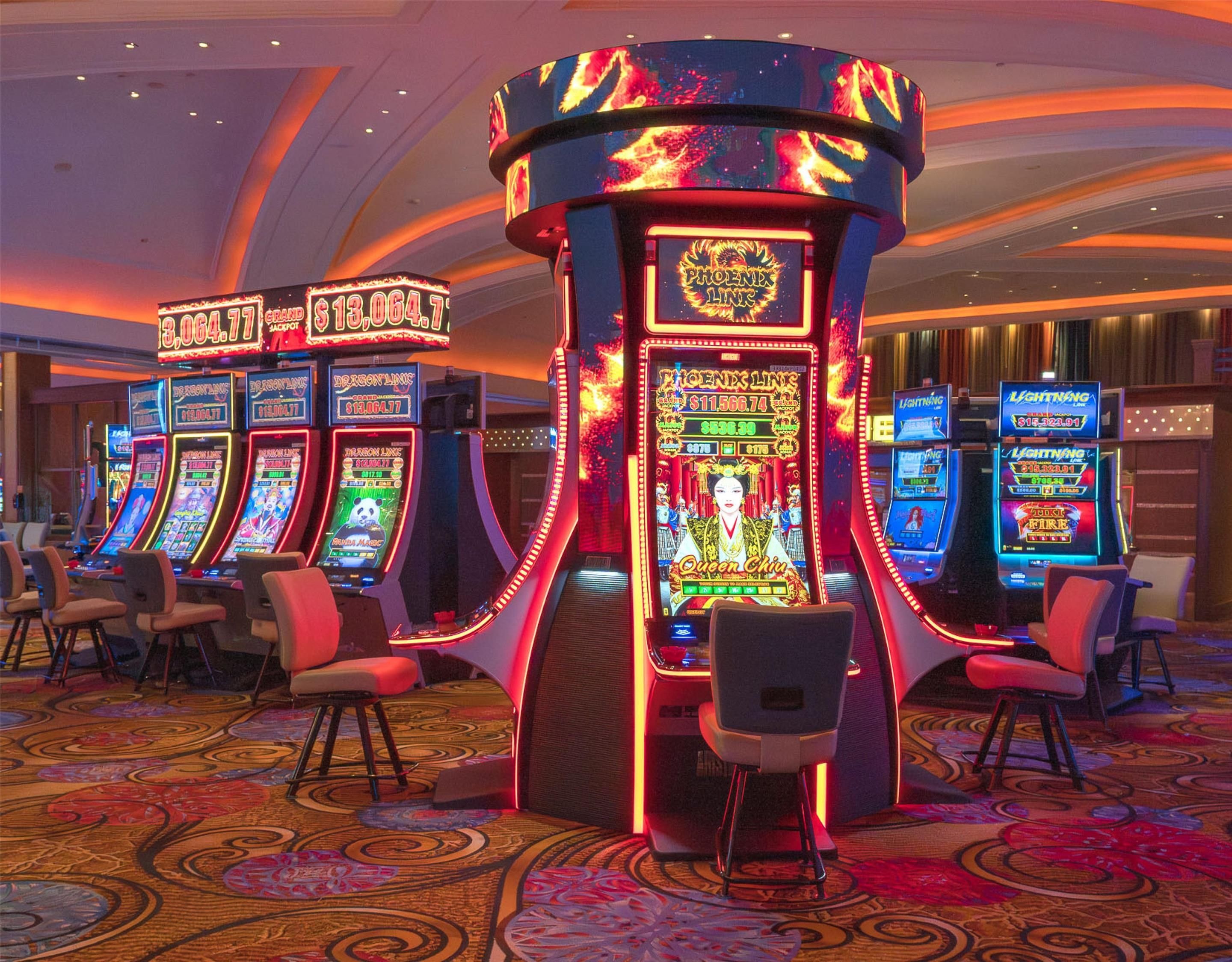 Opplyst inngang til Lumedravia restaurant-casino